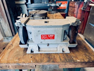 Moedor de bancada vintage Dayton 6" - Modelo 4Z126, 1/3 HP, 3450 RPM, fabricado nos EUA - Imagem 1 de 4
