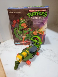 T.M.N.T. TEENAGE MUTANT NINJA TURTLES 1988 CHEAPSKATE TOY IN BOX Exc Cond - Picture 1 of 10