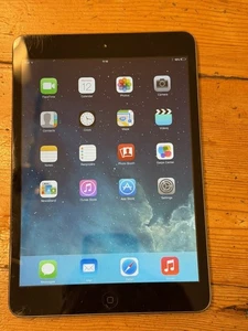 Apple iPad Mini 1st  16GB iOS 7.0.4 RARE! - Picture 1 of 3