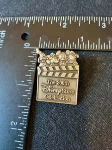 The 200th Disney Store Celebration Mickey Mouse Goofy Minnie Donald Pin Fab 4 - Picture 1 of 7