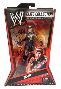 WWE MVP FIRMADO ELITE COLLECTION SERIE 9 JUGUETE CON CERTIFICADO DE AUTENTICIDAD JSA MUY RARO INSCRITO - Imagen 1 de 4