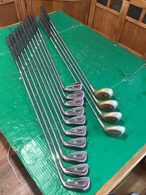 Rare Lynx "10"  1 of 10,000 Woods 1,3,4,5 Irons 2-SW Golf Club Set Collectible - Image 1 of 4