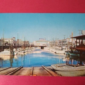 California Postcard San Francisco Fisherman's Wharf Boats Ships Pier Dock - Picture 1 of 3