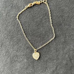 Avon 2017 Pave Heart Charm Bracelet - Picture 1 of 6