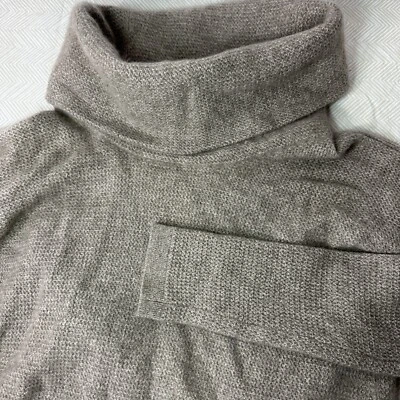 Saks Fifth Avenue Women's Medium Tan Turtleneck Neck 100% Cashmere Sweater - Image 1 of 4