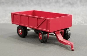 ERTL 1/64 FARM WAGON TRAILER DIECAST METAL RED - Picture 1 of 9