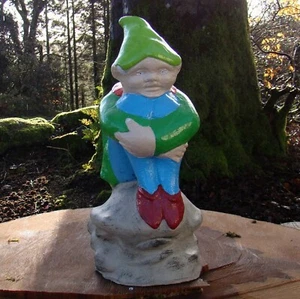 Traditioneller großer Wichtel Ornament ~ alter Vater Tyme Handarbeit von Pixieland  - Bild 1 von 3