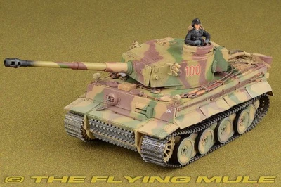 Forces of Valor 1:32 Sd.Kfz.181 Tiger German Army sPzAbt 505 #100 w/1 Figure - Image 1 of 4