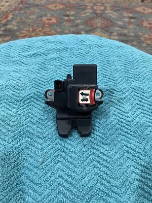 Conjunto de actuador de bloqueo de maletero trasero Hyundai Accent SEDAN 2012-2017 OEM *427 Foto 1 de 4