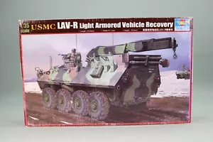 LP723 TRUMPETER 00370 Maquette 1/35 1:35 Char Tank USMC LAV-R armored vehicle - Foto 1 di 11