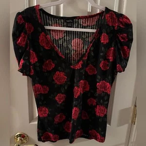 Black and Red Roses Floral Women's Short Sleeve Top - Picture 1 of 1