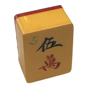 Piastrella MahJong Vintage Cinese in Bachelite 5 Personaggi con Schienale Wafer Rosso Mattone - Foto 1 di 11