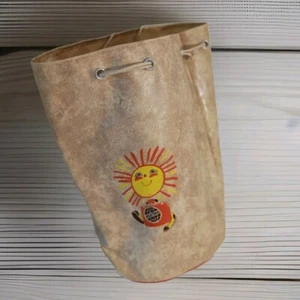 Borsa da viaggio Kuoni compagnia aerea vintage anni 60 beige vinile globo sole sole cordino - Foto 1 di 7