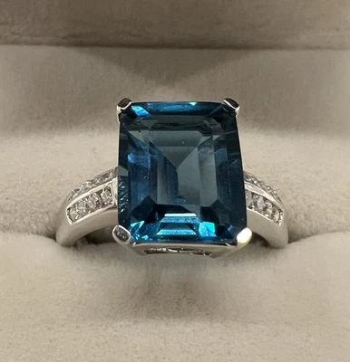 Emerald Cut 5.77ct London Blue Topaz Diamond Ring - Image 1 of 4