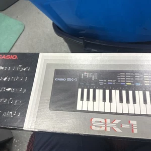 Casio SK-1 Portable 32 Key Sampling Keyboard. W/ Power Cord and Manual! WORKING - Picture 1 of 3