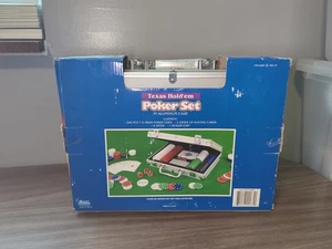 Texas Hold'em Poker Set in Custodia Alluminio 200 Chips Carte Dadi Gioco Casa NUOVO - Foto 1 di 6