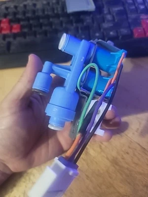 Electroválvula GE Appliance RIV-12AE-61 entrada de agua refrigerador doble 120 VCA Foto 1 de 4