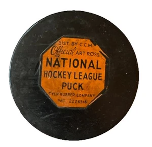Arte Oficial Ross NHL Hockey Puck Tyer Goma CCM Vintage Pat. # 2226516 - Imagen 1 de 4
