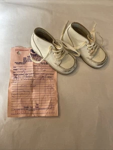 Vintage Fleet weiße Leder Babyschuhe harte Sohle mit Quittung Moline IL 1980 - Bild 1 von 21