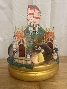 Disney Schneewittchen Aschenputtel & Dornröschen Prinzessin Schneekugel funktioniert nicht - Bild 1 von 13
