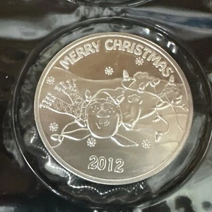 2012 Silver Dog Tangled in Xmas Lights !! Christmas Round! 1oz. .999 Fine Silver - Picture 1 of 2