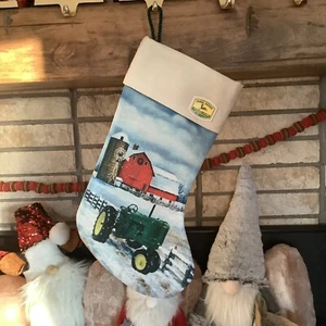 John Deere grüner Traktor 19 Zoll Strumpf Weihnachten rot Scheune Schnee Bauernhof Land - Bild 1 von 1