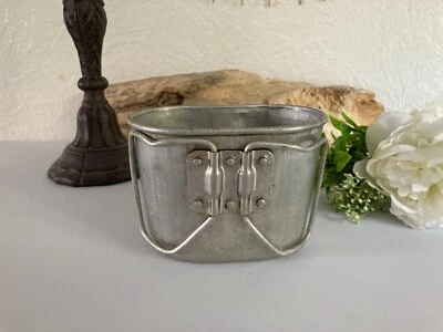 924⚜️ Ancienne Tasse Gourde Quart Militaire en Aluminium Hauteur 10 Cm - Photo 1/4