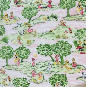 Vintage Holly Hobbie pittorico ragazza scene stampe 4,5 iarde tessuto cotone 100% rosa - Foto 1 di 8