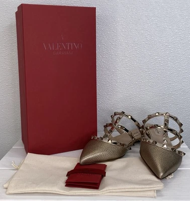 Mules de cuero Rockstud Valentino Garavani para mujer talla 6,5 beige sin cordones planos Foto 1 de 4