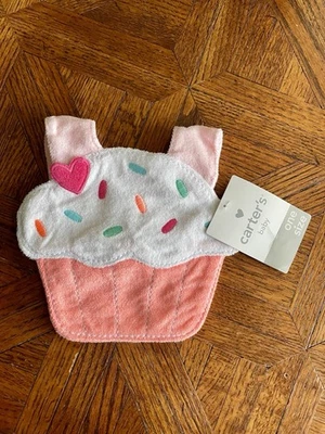 Novo com etiquetas Carters pequeno babador de cupcake rosa - Imagem 1 de 4