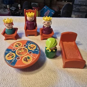 Figuras y muebles de colección Fisher-Price Little People Castle de la familia real... - Imagen 1 de 6