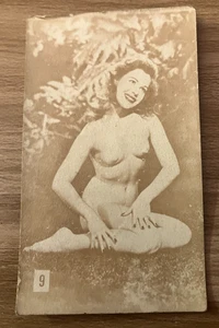 1930s Miracle Fotos Pic-Tease "The Fingers Game" Hollywood Cutie Nude #9 - RARE! - Picture 1 of 2