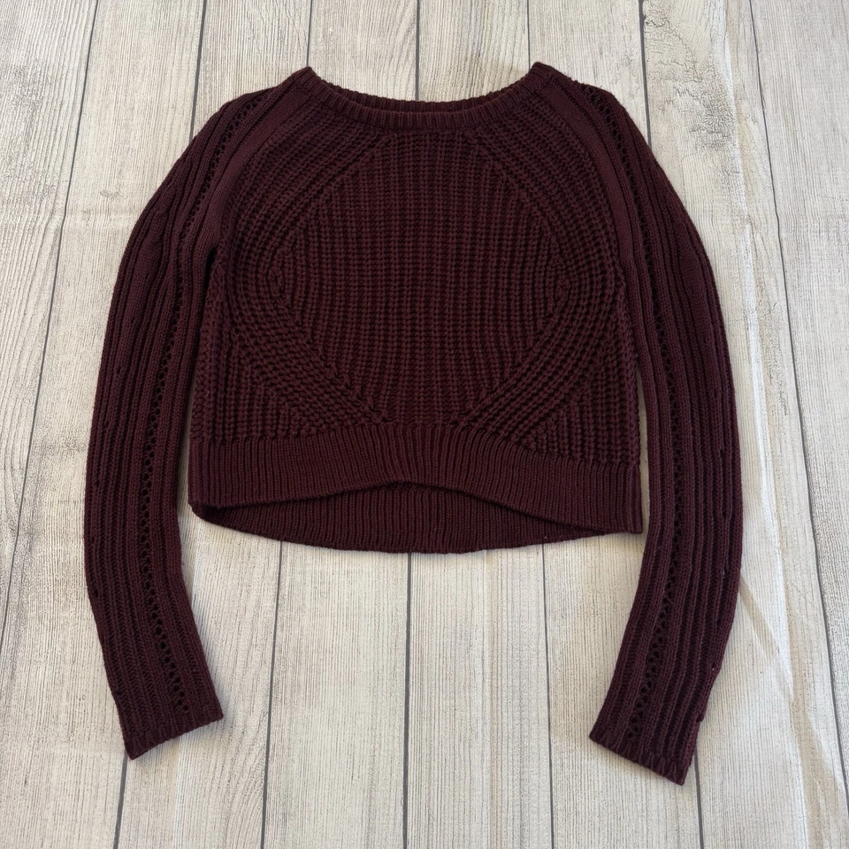 Aqua Cropped Cable 针织毛衣 S 码勃艮第女式舒适性感保暖 — 第 1/4 张图片