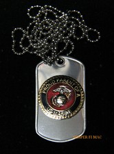 Orgulho Avós de um fuzileiro naval dos EUA Dog Tag Pin Acampamento Formatura Mãe Pai Filho