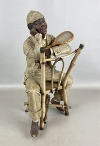 Antigua estatuilla de terracota Johann Maresch joven sentado con raqueta de tenis - Imagen 1 de 8