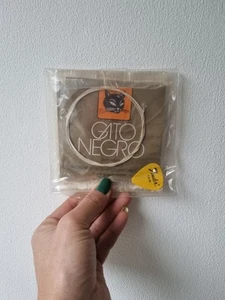 Cuerdas de guitarra Gato Negro vintage en embalaje original y púa de guitarra Fender años 70 - Imagen 1 de 7