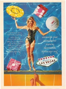 Anuncio impreso vintage Bienvenido a Fabulous Las Vegas - Mujer junto a la piscina febrero 1994 10,5"x8" - Imagen 1 de 5