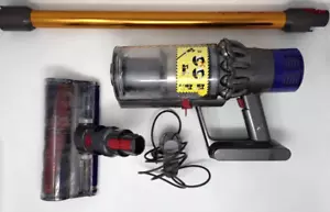 Dyson V10 Cordless Vacuum Cleaner | V10 | Handheld | FloorBrush | W/ Charger | - Picture 1 of 15