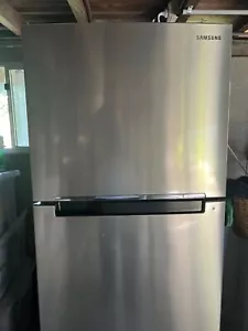 Samsung Top Mount Fridge Silver - Picture 1 of 9