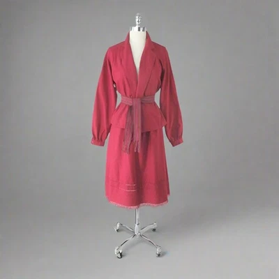 Conjunto de blazer e saia vintage anos 70 com cinto cranberry M - Imagem 1 de 4
