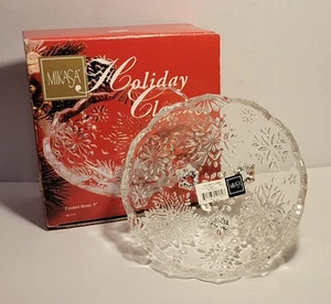 Mikasa Holliday Classics 6” Footed Bowl Crystal - Picture 1 of 5