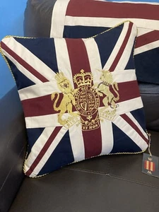 Royal Crest Vintage Union Jack Cushion By Woven Magic ( Vintage White18x18) - Picture 1 of 6