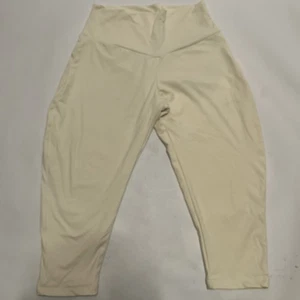 Stript Signature Women’s Cropped Capri Leggings Cream Size Large Body-Sculpting - Picture 1 of 13