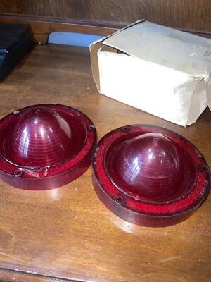 福特 Falcon C2DZ 13450 B 63 尾灯镜头 NOS 适合 Fairlane 1962 SAE-STDB-62 — 第 1/4 张图片