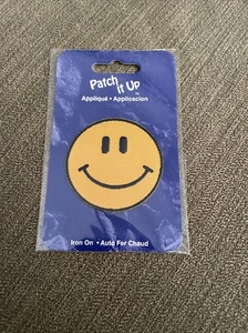 Smiley Face Embroidered Iron/Sew On Patch New  Patch It Up - Picture 1 of 2