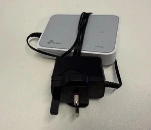 TP-Link TL-SF1005D 5-Port 10/100Mbps Desktop Switch - Picture 1 of 3