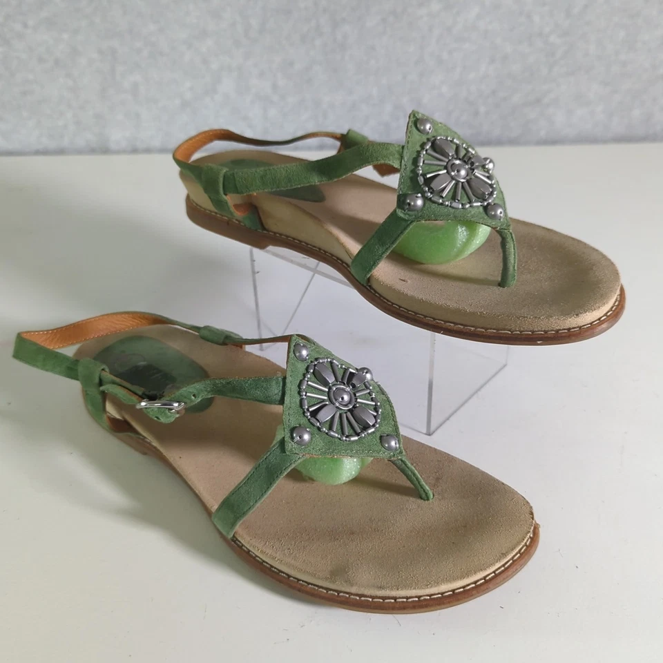 Sandalias Earthies 10B Tello Cuero Verde Plata Medallón Planas Suroeste Foto 1 de 4