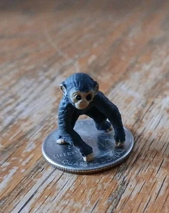 Modellino scimmia in gomma morbida miniatura artigianato animale diorama giocattolo - Foto 1 di 3