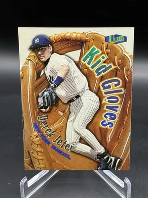 Guantes Fleer Ultra 1998 de béisbol para niños #3 kg Derek Jeter en relieve New York Yankees Foto 1 de 2