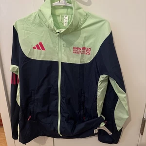 BMW Berlin-Marathon 2025 DAMEN-Jacke 25 Run Jacket Women Lauf Frauen Adidas NEU - Picture 1 of 2
